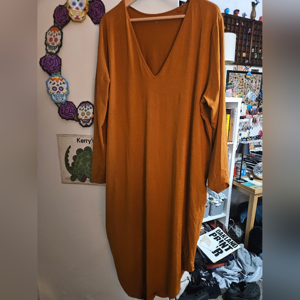 Universal Standard V-neck long sleeve Geneva Umber L